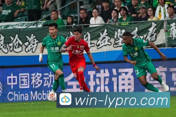 拉塞尔威尔逊美式橄榄球生涯全景解析从冠军荣耀到赛场领袖风范